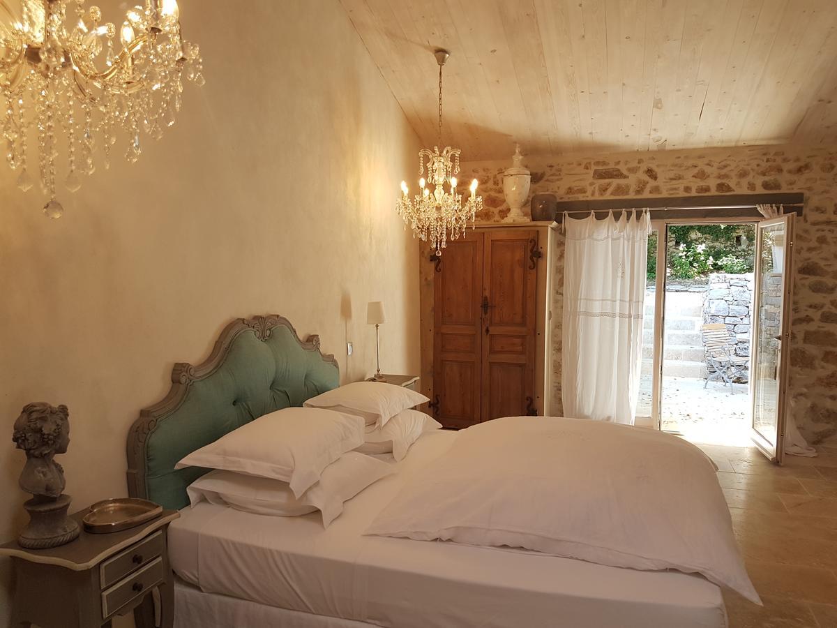 Le Domaine Saint Martin Bed & Breakfast Flassans-sur-Issole Exterior foto